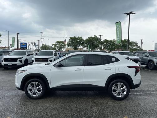 Summit White 2026 Chevrolet Trax LS