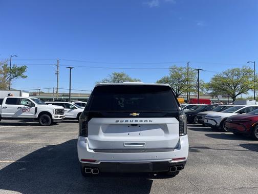 Polar White Tricoat 2026 Chevrolet Suburban High Country, 4WD
