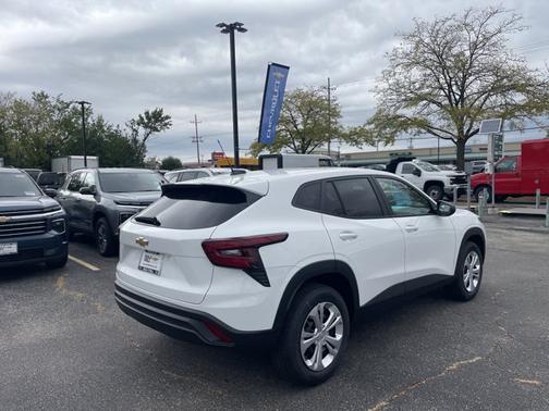 2026 Chevrolet Trax LS