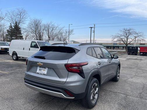 Sterling Gray Metallic 2026 Chevrolet Trax LT