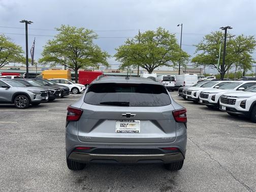 Sterling Gray Metallic 2026 Chevrolet Trax FWD ACTIV
