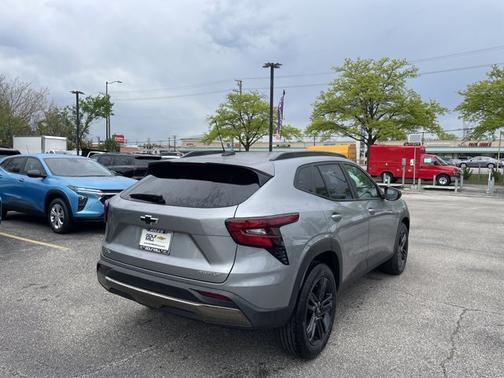 Sterling Gray Metallic 2026 Chevrolet Trax FWD ACTIV