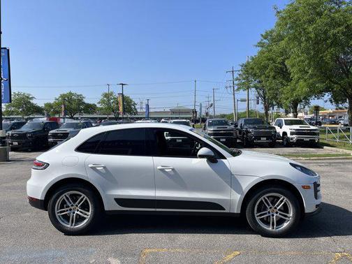 2021 Porsche Macan Base