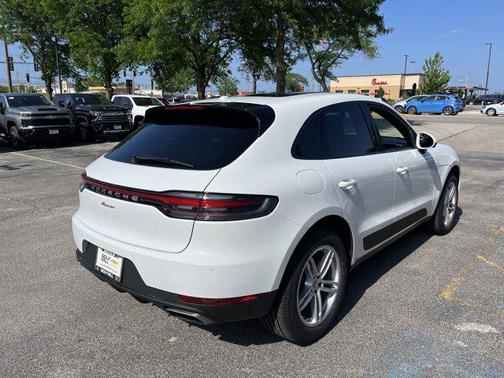 2021 Porsche Macan Base