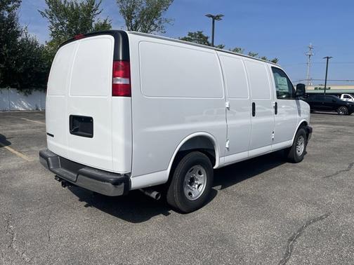 2025 Chevrolet Express 2500 RWD 2500 Regular Wheelbase WT