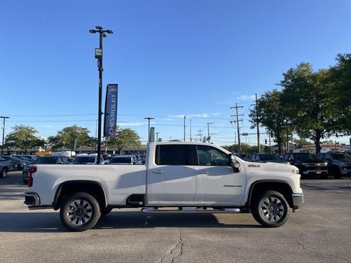 Summit White 2026 Chevrolet Silverado 2500 LT