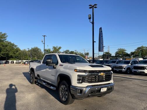 Summit White 2026 Chevrolet Silverado 2500 LT