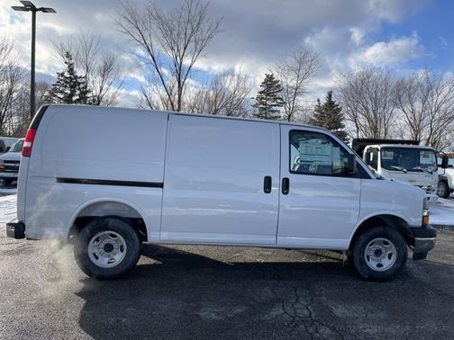 2025 Chevrolet Express 2500 RWD 2500 Regular Wheelbase WT