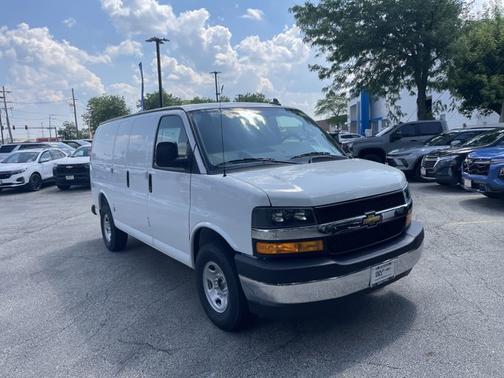 2025 Chevrolet Express 2500 RWD 2500 Regular Wheelbase WT