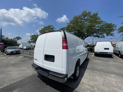 2025 Chevrolet Express 2500 RWD 2500 Regular Wheelbase WT