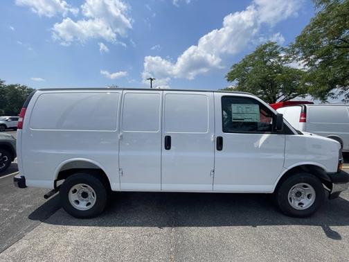 2025 Chevrolet Express 2500 RWD 2500 Regular Wheelbase WT