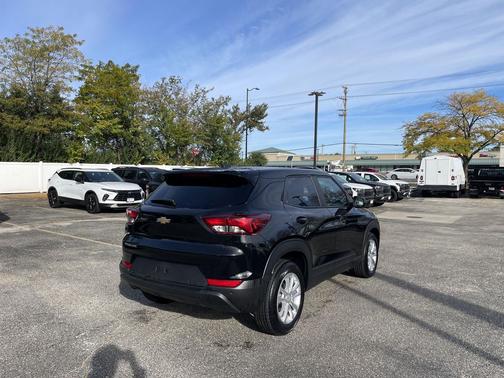 MOSAIC BLACK 2026 Chevrolet Trailblazer LS