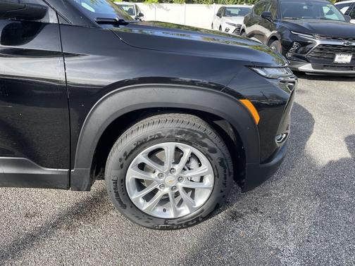 MOSAIC BLACK 2026 Chevrolet Trailblazer LS