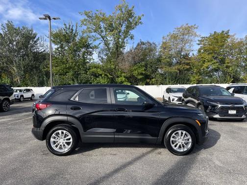 MOSAIC BLACK 2026 Chevrolet Trailblazer LS