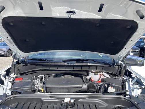 Summit White 2026 Chevrolet Silverado 1500 LT