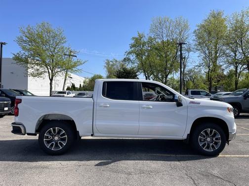 Summit White 2026 Chevrolet Silverado 1500 LT