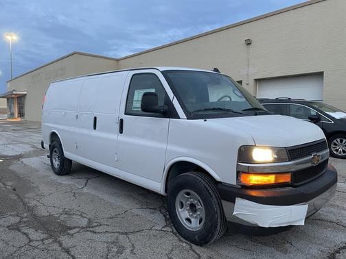 Summit White 2025 Chevrolet Express 2500 LT
