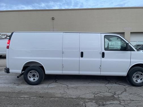 Summit White 2025 Chevrolet Express 2500 LT