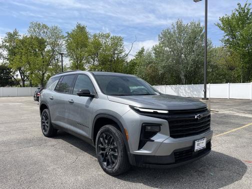 Sterling Gray Metallic 2026 Chevrolet Traverse LT