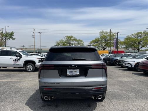 Sterling Gray Metallic 2026 Chevrolet Traverse LT