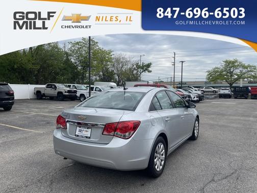 Silver Ice Metallic 2011 Chevrolet Cruze LS