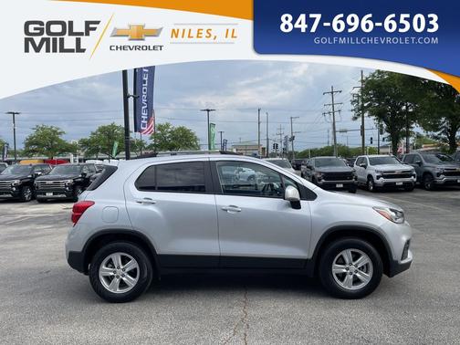 Silver Ice Metallic 2021 Chevrolet Trax LT