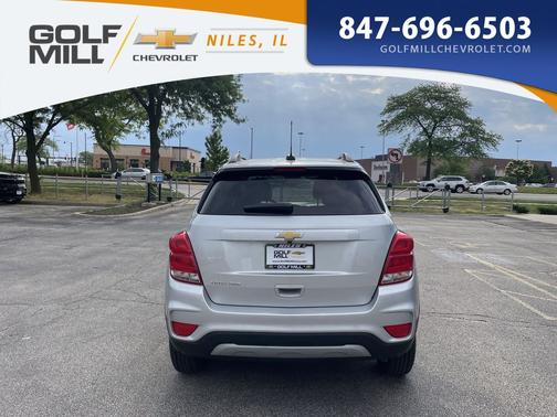 Silver Ice Metallic 2021 Chevrolet Trax LT