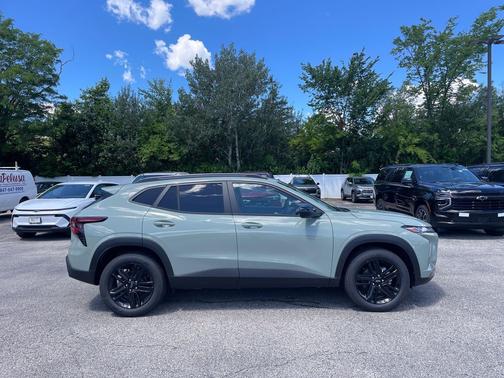 Cacti Green 2026 Chevrolet Trax FWD ACTIV