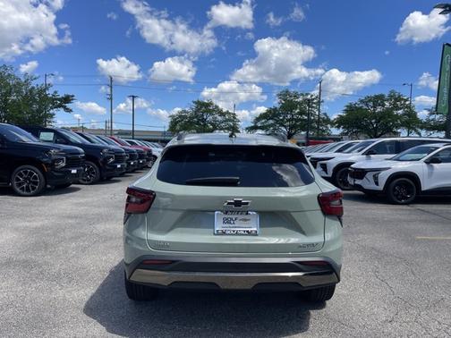 Cacti Green 2026 Chevrolet Trax FWD ACTIV