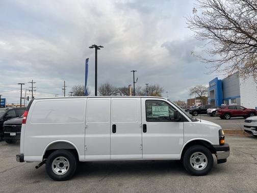 2025 Chevrolet Express 2500 RWD 2500 Regular Wheelbase WT