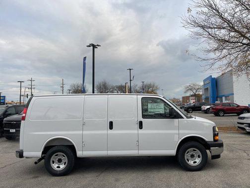 2025 Chevrolet Express 2500 RWD 2500 Regular Wheelbase WT
