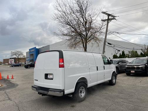2025 Chevrolet Express 2500 RWD 2500 Regular Wheelbase WT