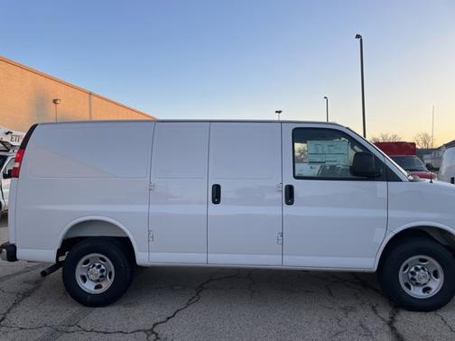 2025 Chevrolet Express 2500 RWD 2500 Regular Wheelbase WT