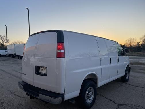 2025 Chevrolet Express 2500 RWD 2500 Regular Wheelbase WT
