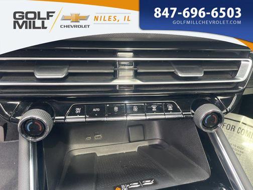 Mosaic Black Metallic 2025 Chevrolet Traverse RS