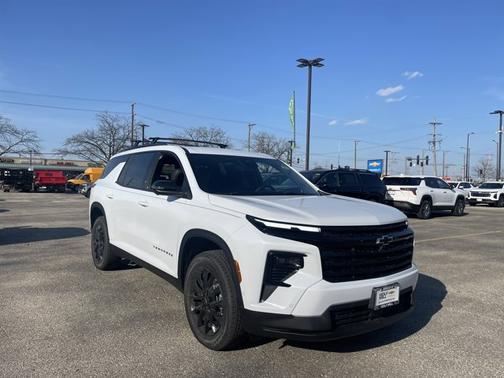 Polar White Tricoat 2026 Chevrolet Traverse LT