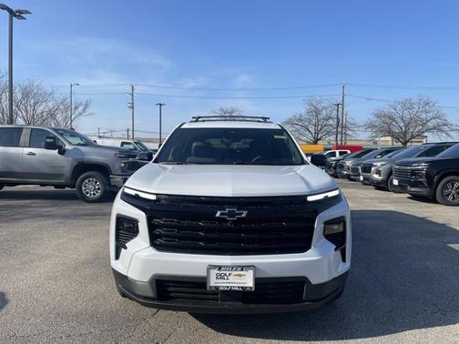 Polar White Tricoat 2026 Chevrolet Traverse LT