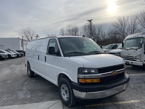 Summit White 2025 Chevrolet Express 2500 LT