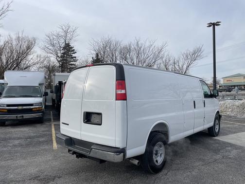 Summit White 2025 Chevrolet Express 2500 LT