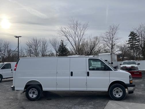 Summit White 2025 Chevrolet Express 2500 LT