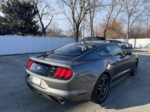 2021 Ford Mustang EcoBoost