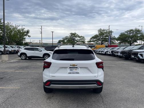 Summit White 2026 Chevrolet Trax LT