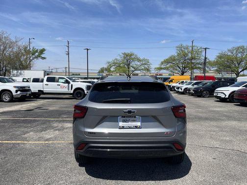 Sterling Gray Metallic 2026 Chevrolet Trax FWD 2RS