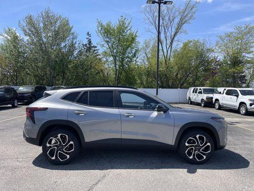 Sterling Gray Metallic 2026 Chevrolet Trax FWD 2RS