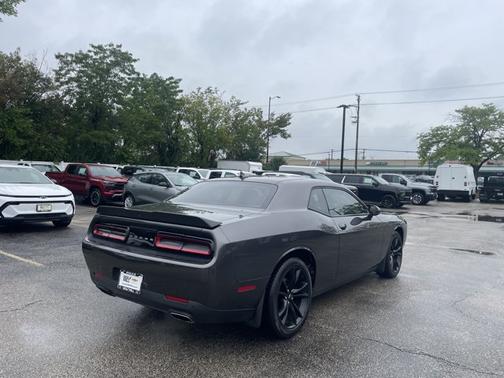 Granite Pearlcoat 2018 Dodge Challenger SXT