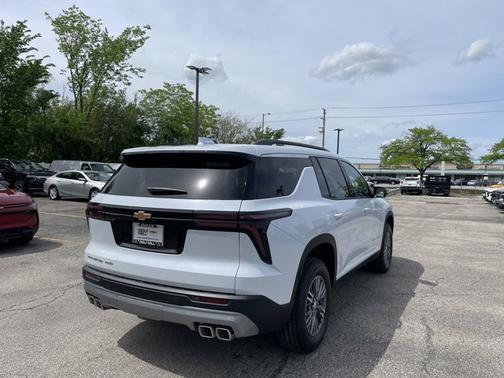 Polar White Tricoat 2026 Chevrolet Traverse LT