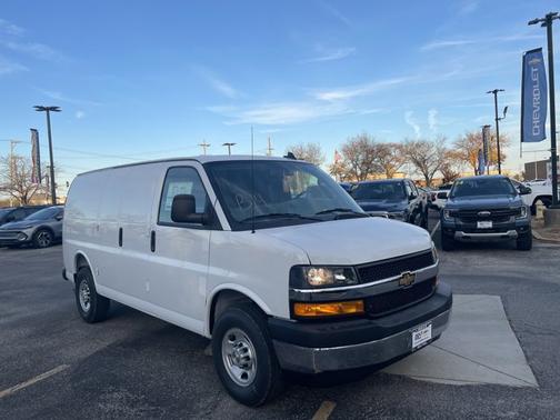 2025 Chevrolet Express 2500 RWD 2500 Regular Wheelbase WT