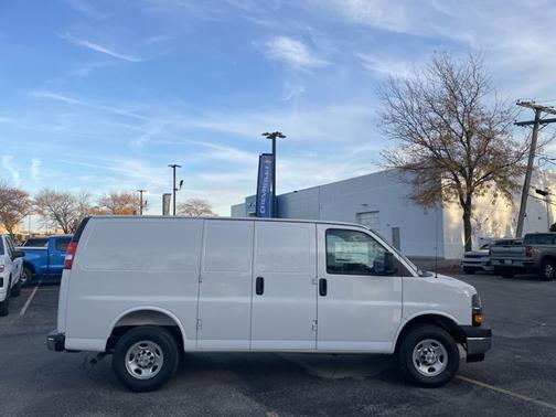 2025 Chevrolet Express 2500 RWD 2500 Regular Wheelbase WT