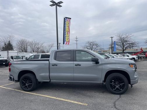 2025 Chevrolet Silverado 1500 Custom