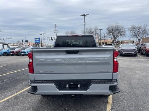 2025 Chevrolet Silverado 1500 Custom
